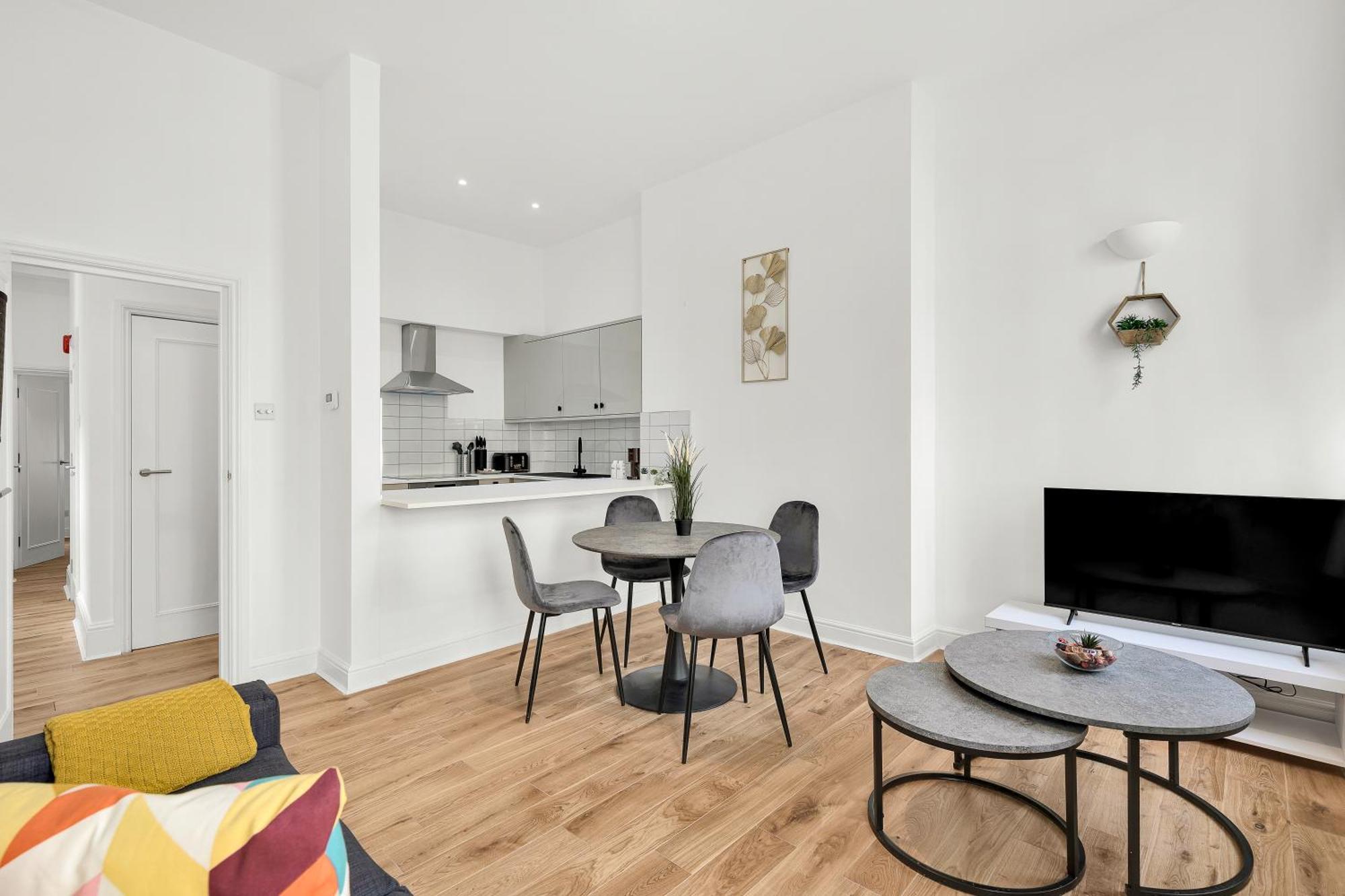 Contemporary Oasis In Paddington *