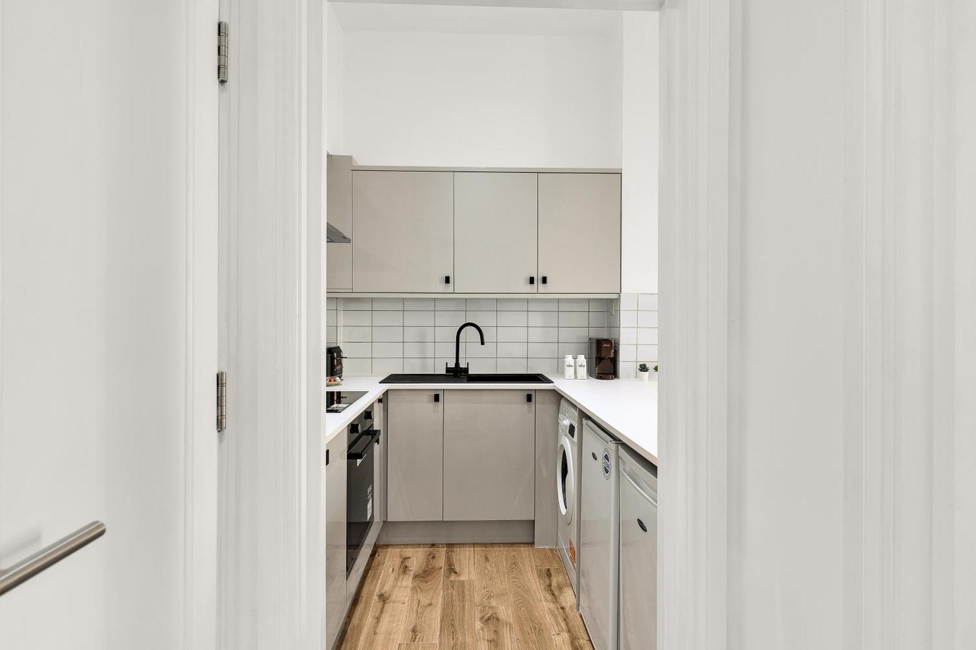Contemporary Oasis In Paddington