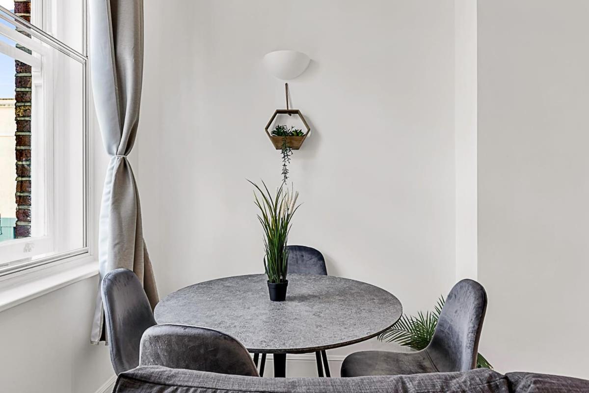 Contemporary Oasis In Paddington Londra