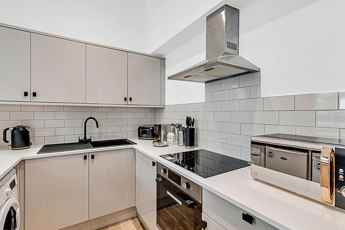 Contemporary Oasis In Paddington